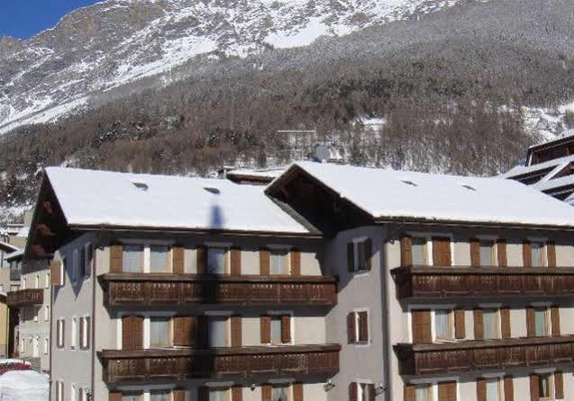 Aparthotel Casa Stefano E Lucia Bormio Exterior foto